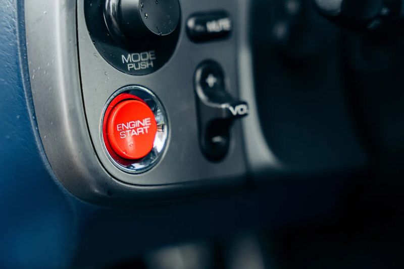 Honda S2000 • 2003 • 78,000 km 10