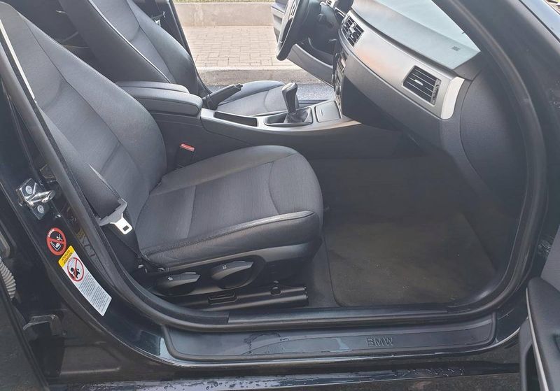 BMW 328i • 2008 • 249,999 km 4