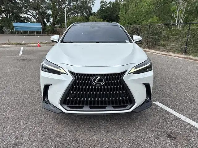 Lexus NX • 2024 • 23,456 km 1