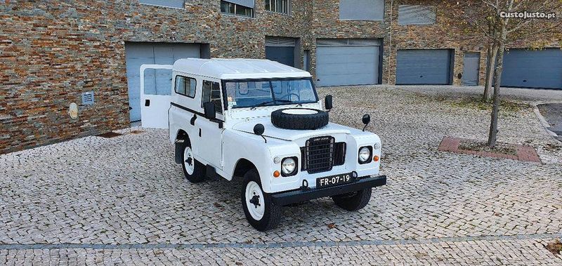 Land Rover LR3 • 1981 • 30,000 km 1