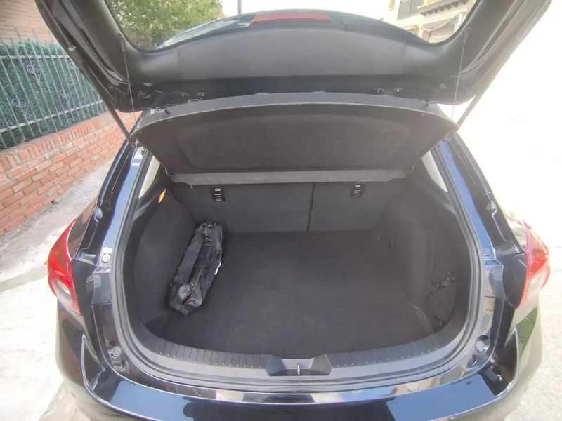 Mazda 3 • 2018 • 68,000 km 6