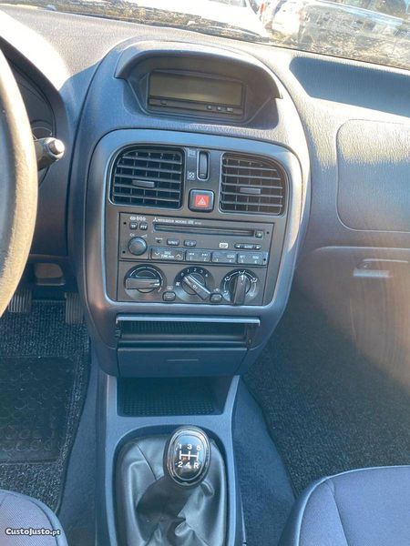 Mitsubishi Carisma • 2002 • 200,000 km 3