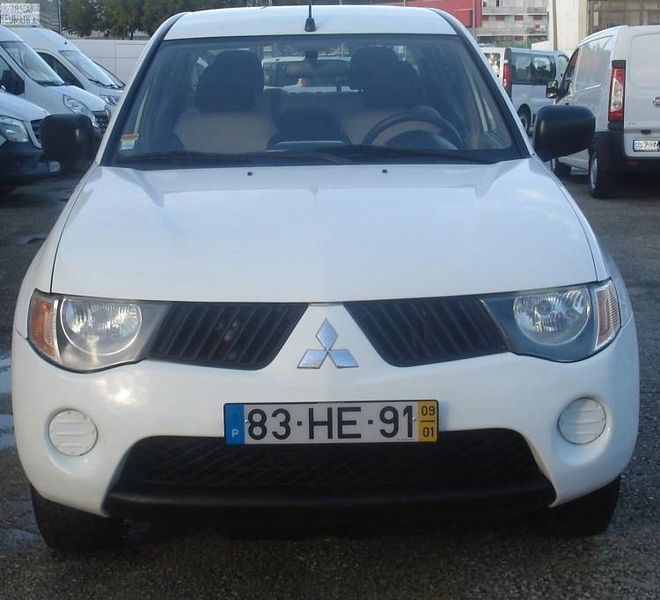 Mitsubishi L200 • 2009 • 200,000 km 2