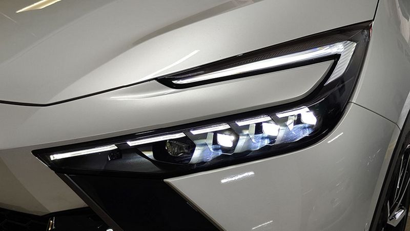 Toyota C-HR • 2024 • 16,484 km 13