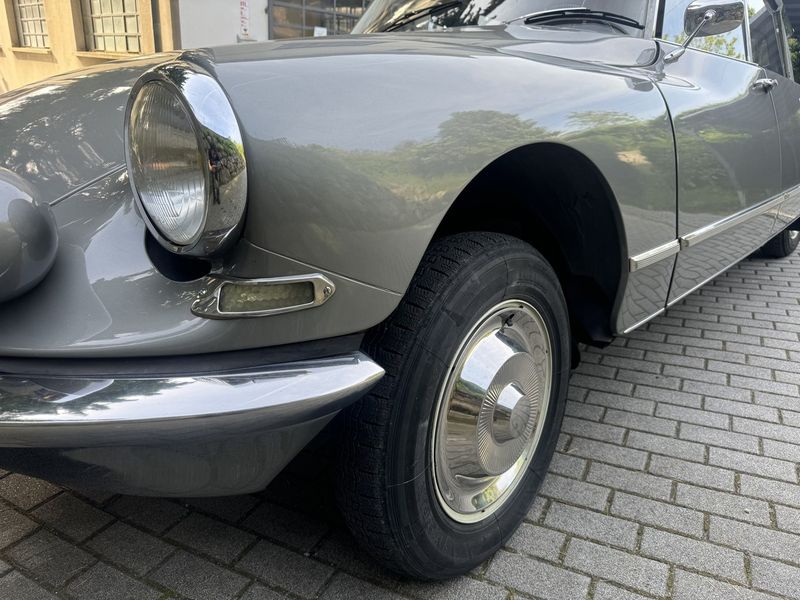 Citroën DS5 • 1964 • 78,987 km 1