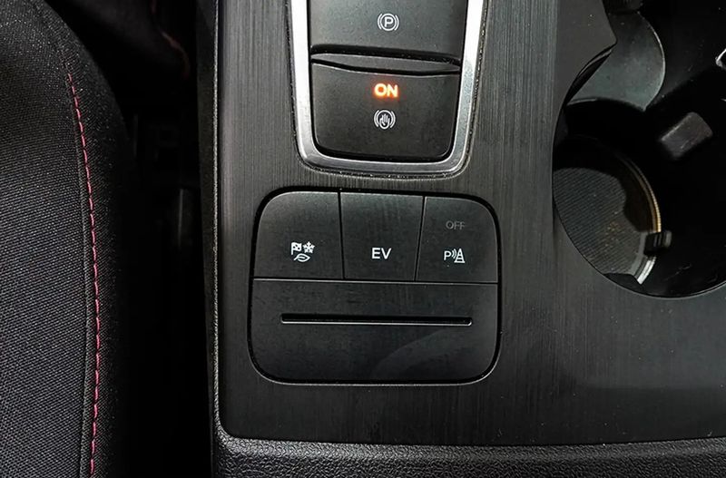 Ford Kuga • 2022 • 32,441 km 8