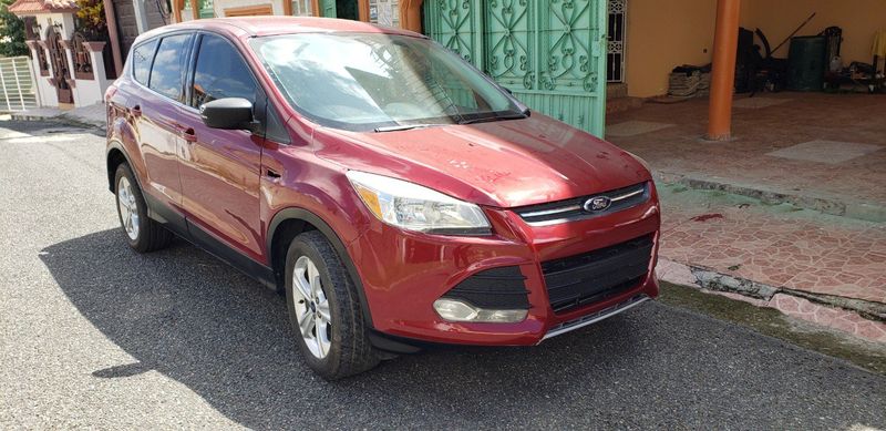Ford Escape • 2015 • 1 km 5