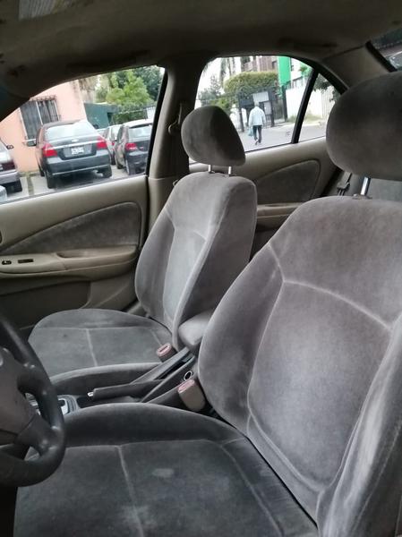 Nissan Sentra • 2001 • 150,000 km 4