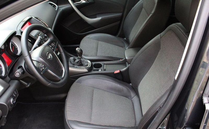 Opel Astra • 2015 • 96,000 km 4