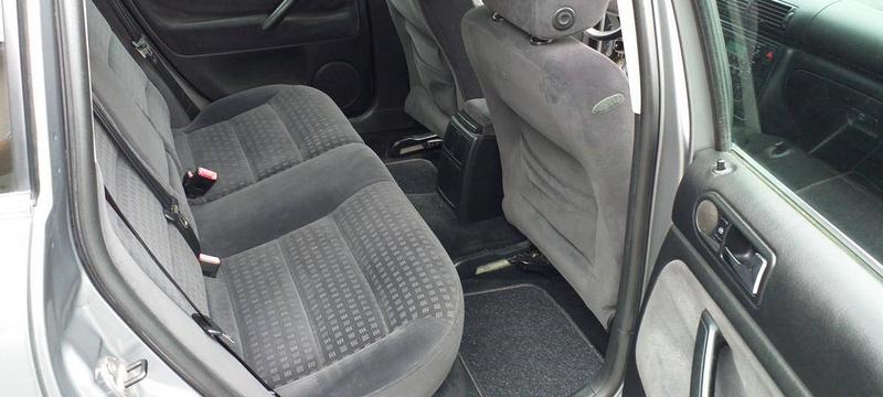 Volkswagen Passat • 2005 • 140,000 km 4