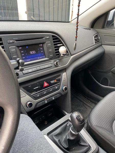 Hyundai Elantra • 2017 • 62,000 km 2