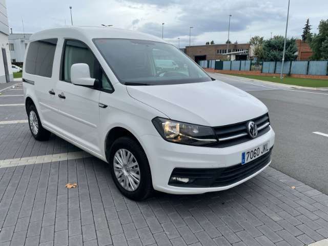 Volkswagen Caddy • 2015 • 65,738 km 2
