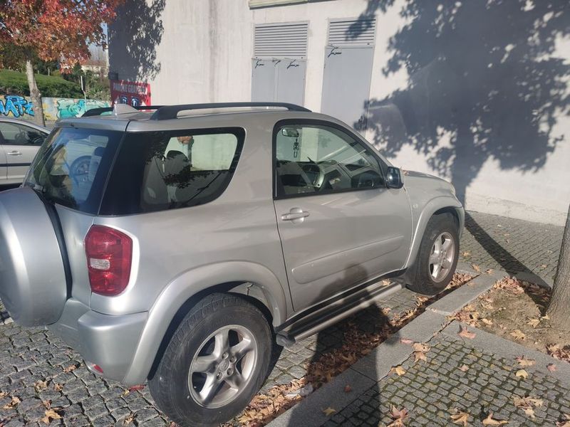 Toyota RAV4 • 2000 • 190,000 km 4