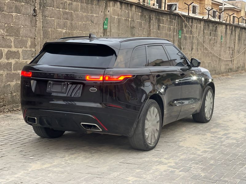 Land Rover Range Rover Velar • 2018 • 2 km 2