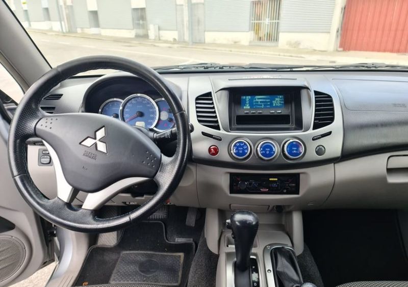 Mitsubishi L200 • 2007 • 107,000 km 8