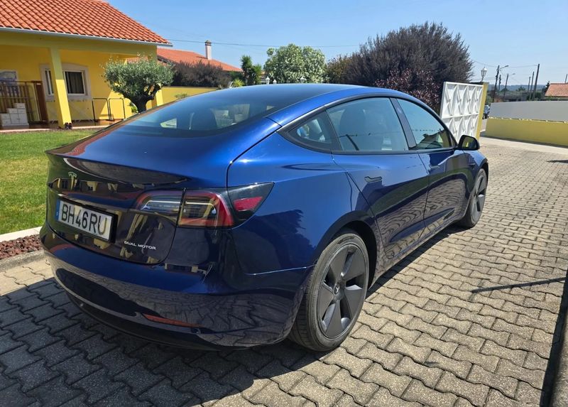 Tesla Model 3 • 2021 • 124,000 km 6
