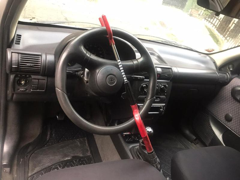 Chevrolet Corsa • 1999 • 218,000 km 4