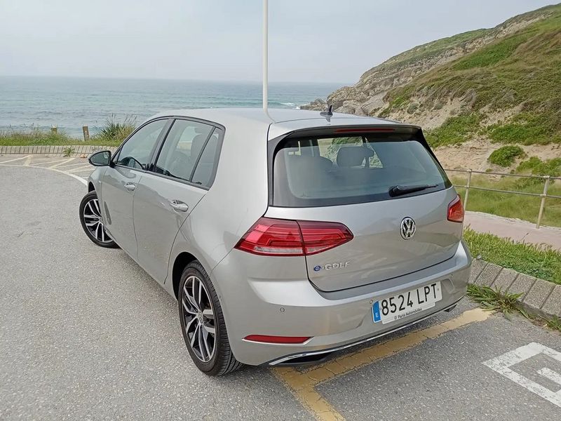 Volkswagen e-Golf • 2021 • 20,500 km 9