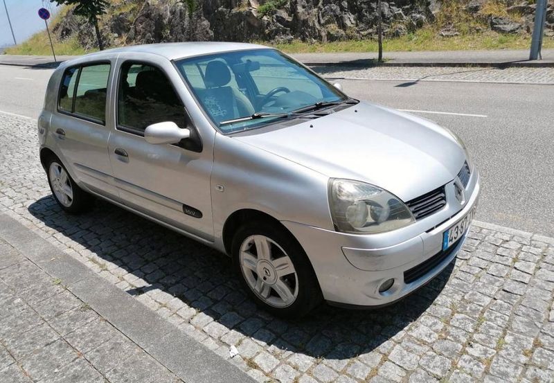 Renault Clio • 2005 • 139,999 km 4