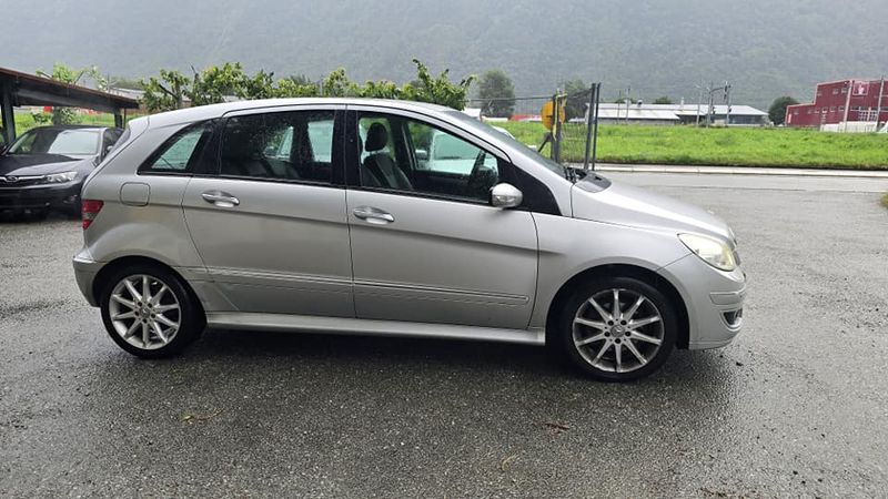 Mercedes-Benz 200 E • 2007 • 2,600 km 4