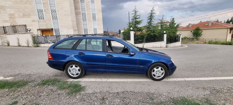Mercedes-Benz C-Class • 2002 • 237,000 km 12