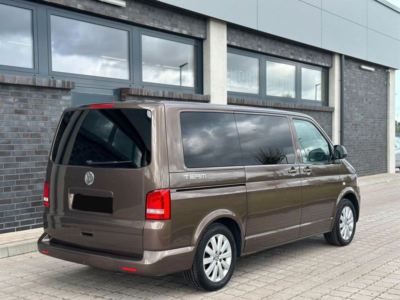 Volkswagen T5 • 2010 • 235,000 km 6