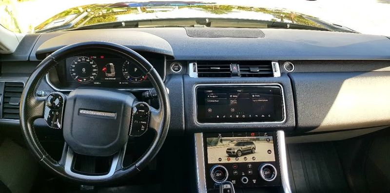 Land Rover Range Rover Sport • 2019 • 127,000 km 2