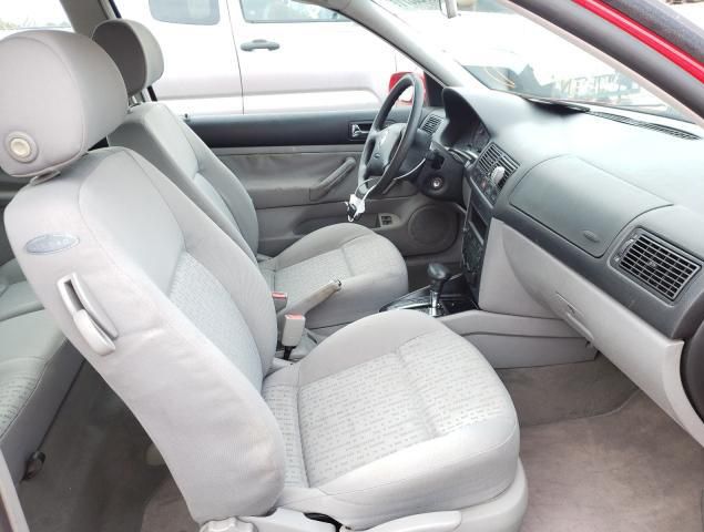 Volkswagen Golf • 2005 • 121,223 km 4