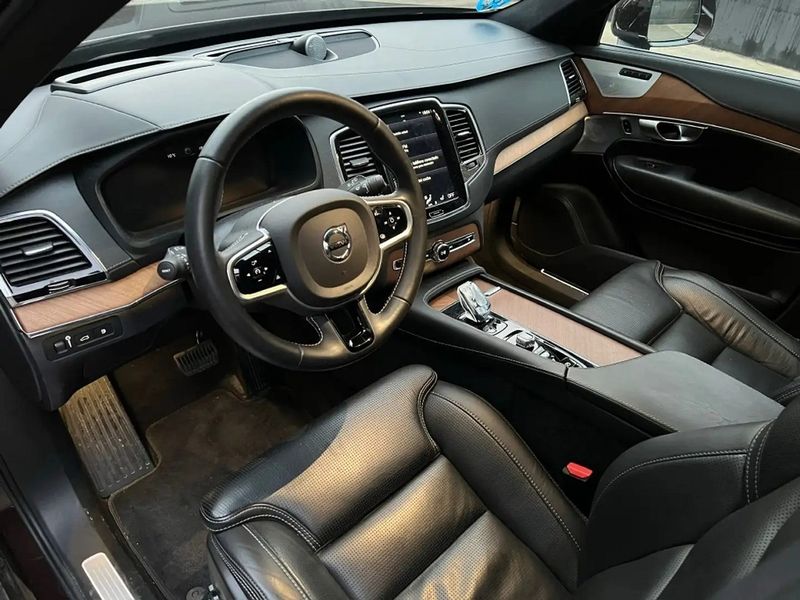 Volvo XC90 • 2020 • 28,000 km 7