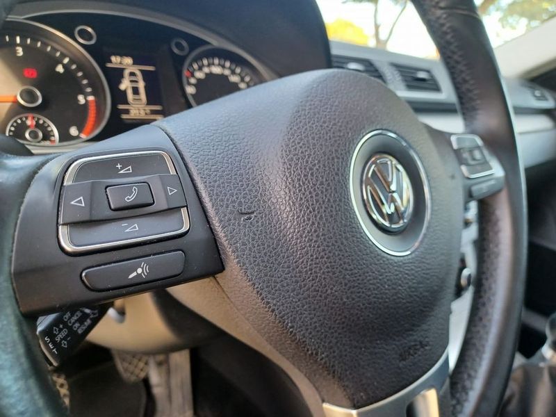 Volkswagen Passat • 2012 • 32,000 km 4