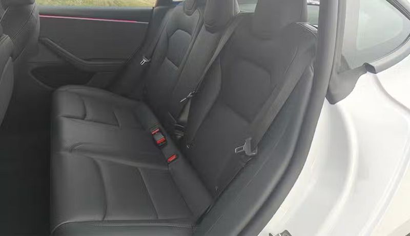 Tesla Model 3 • 2024 • 15,418 km 8