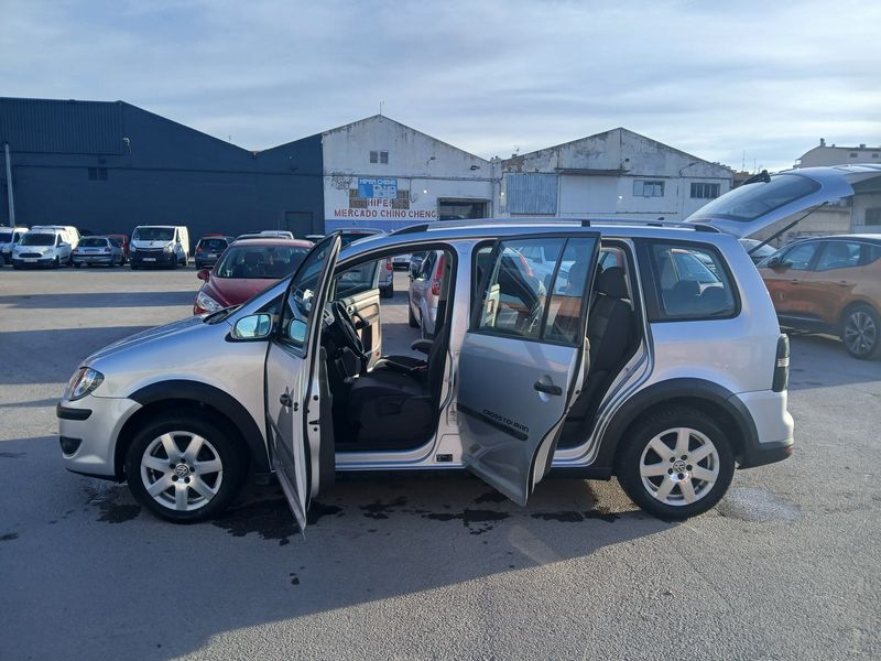 Volkswagen Touran • 2007 • 238,000 km 6