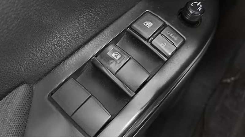 Toyota Hilux • 2022 • 53,912 km 8