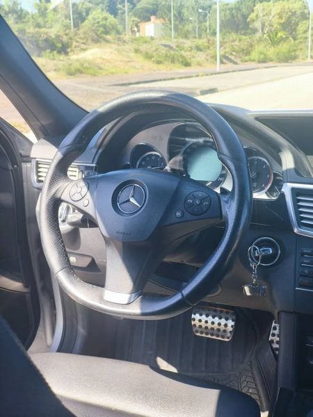 Mercedes-Benz E-320 • 2010 • 120,000 km 2