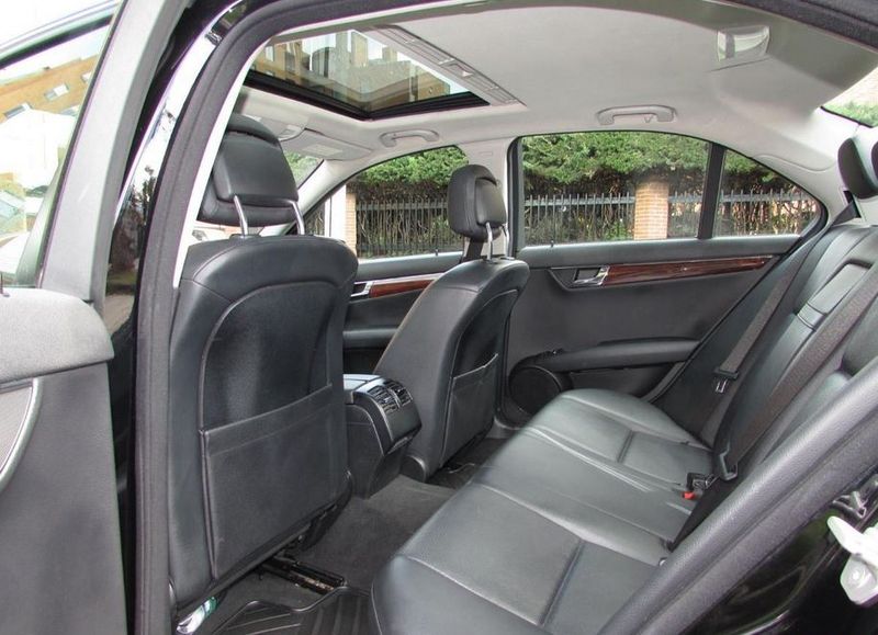 Mercedes-Benz C • 2010 • 125,000 km 5