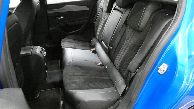 Peugeot 308 • 2021 • 42,107 km 12