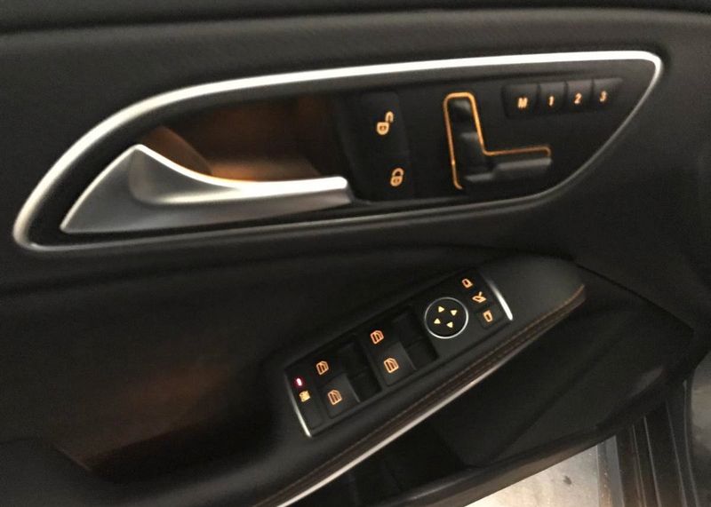 Mercedes-Benz C-Class predecessor W201 190 • 2015 • 80,000 km 6