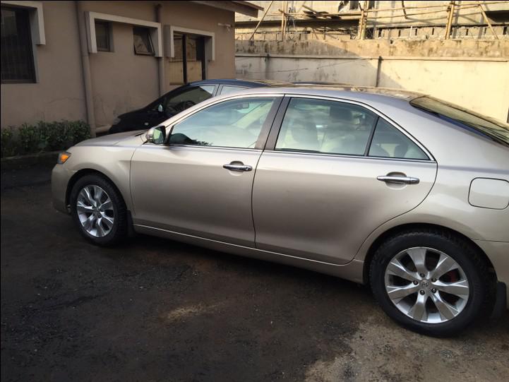 Toyota Camry • 2007 • 11,022 km 5