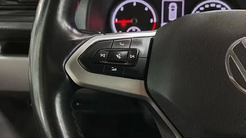 Volkswagen Caravelle • 2022 • 88,079 km 24