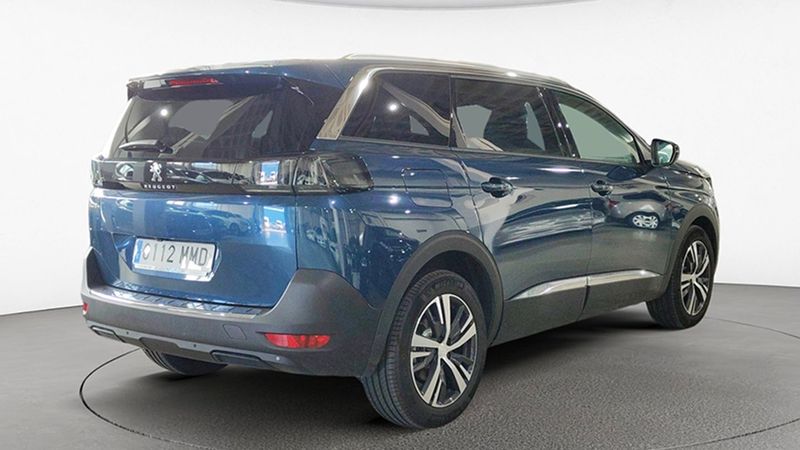 Peugeot 5008 • 2023 • 6,418 km 5