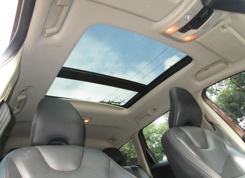 Volvo XC • 2012 • 120,000 km 5