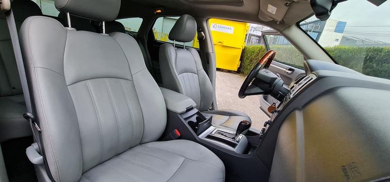 Chrysler 300 C • 2009 • 120,000 km 6