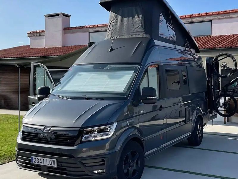 Volkswagen Caravelle • 2020 • 26,000 km 1