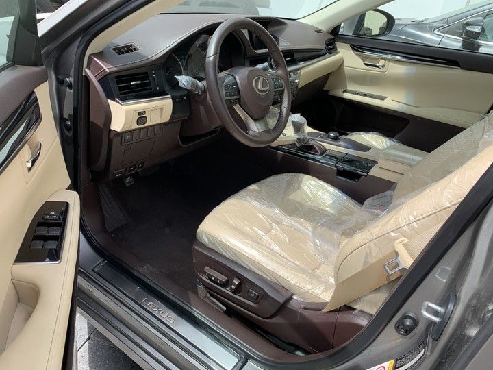 Lexus ES 350 • 2018 • 3 km 4
