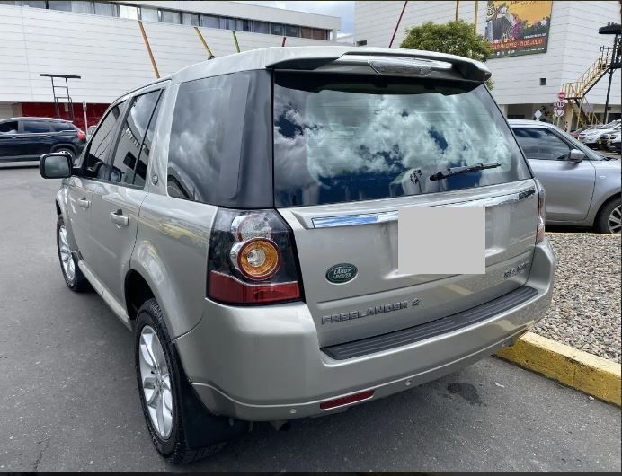 Land Rover Freelander • 2014 • 121,200 km 3