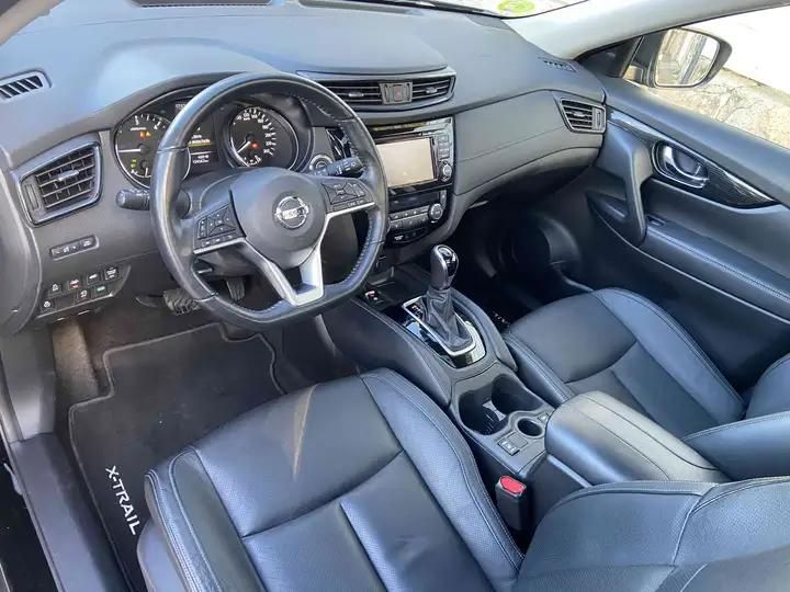 Nissan X-Trail • 2017 • 130,000 km 4
