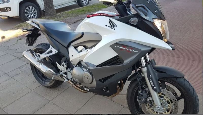 Honda vtr • 2011 • 45,000 km 1