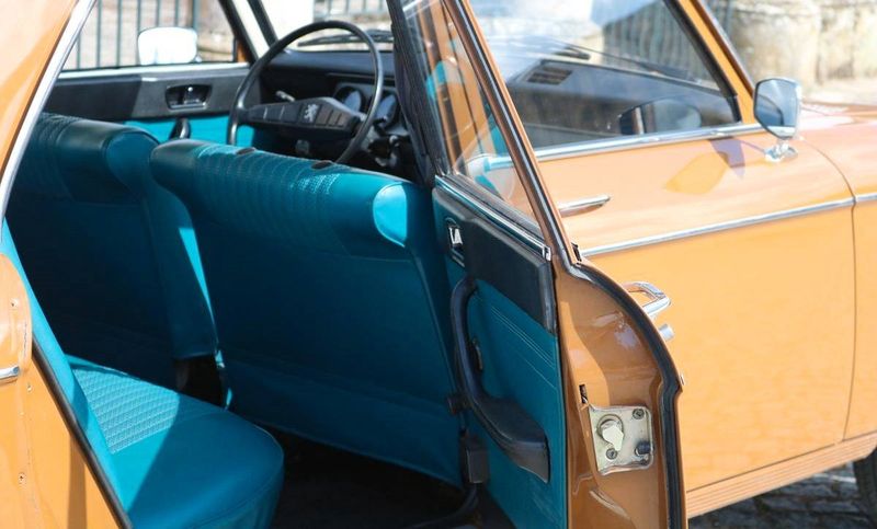 Peugeot 205 • 1980 • 100,000 km 3