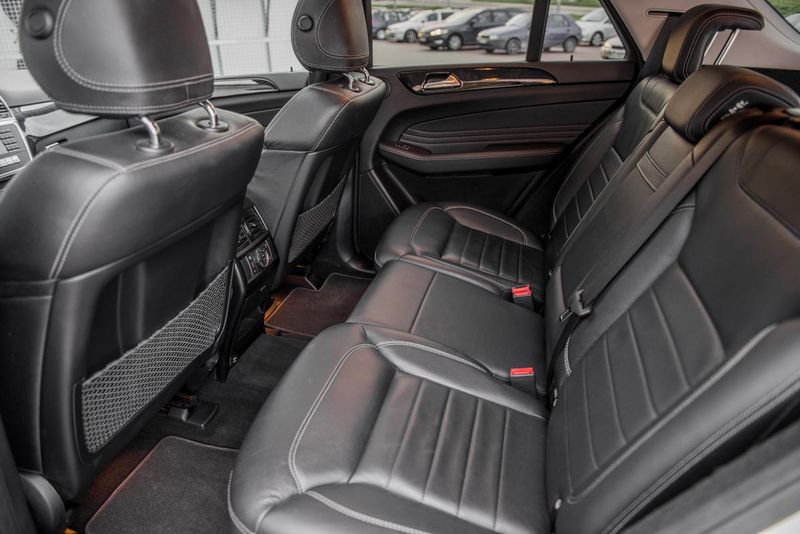 Mercedes-Benz ML350 • 2013 • 215,000 km 8