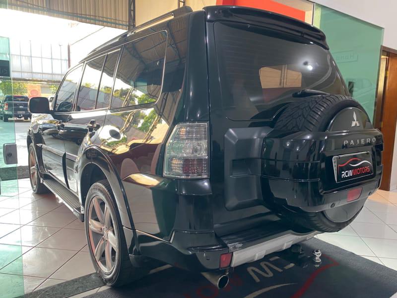 Mitsubishi Pajero • 2013 • 118,393 km 2